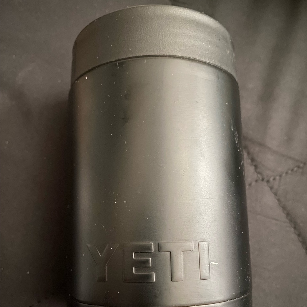 Reposh: Yeti can koozy in excellent condition - needs to be cleaned